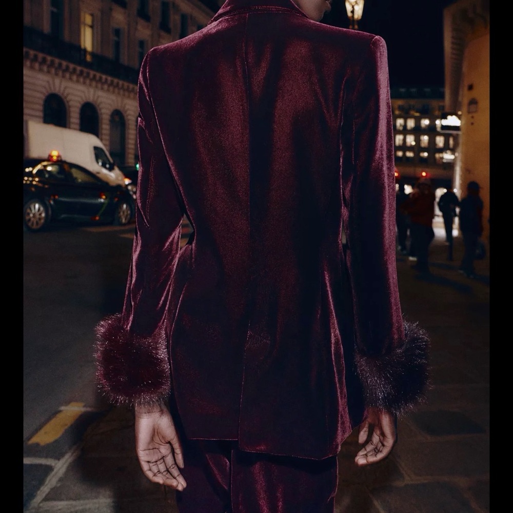 Zara Rich Burgundy Velvet Blazer with Fur Cuffs - Picture 2 of 6